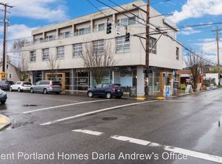16 NE Shaver St #205, Portland, OR 97212