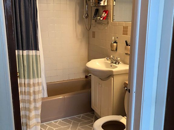 4th image of 7015 W Gunnison St #Gb