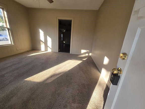 2nd image of 600 E Fayle St