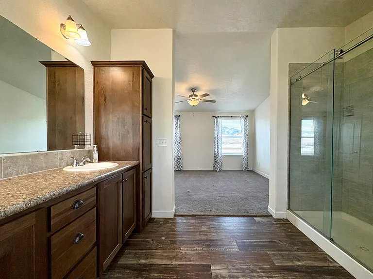 1415 Van Diest Rd — Photo 15