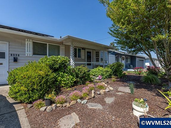 4th image of 1487 Walton Way