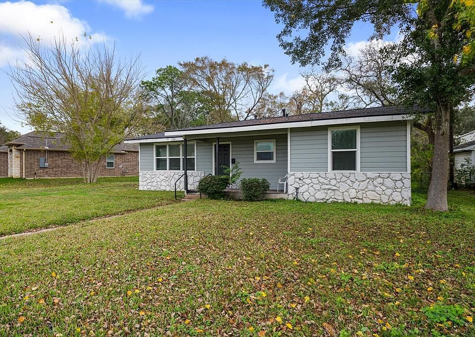 1st image of 1801 W Houston Dr