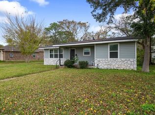 1801 W Houston Dr, La Marque, TX 77568