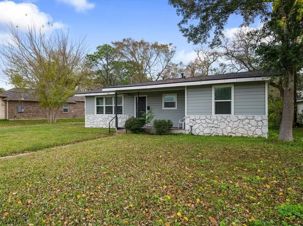 1801 W Houston Dr, La Marque, TX 77568