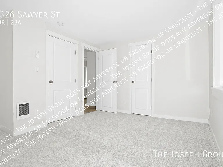 3326 Sawyer St — Photo 6
