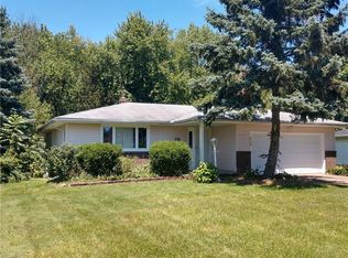 33185 Arlesford Dr, Solon, OH 44139