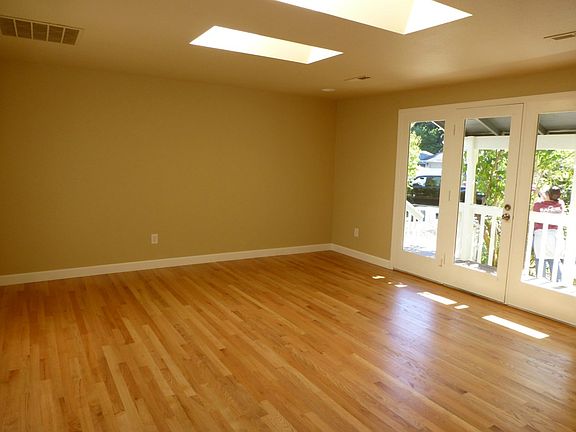 5th image of 2280 Eisenhower Ave SE