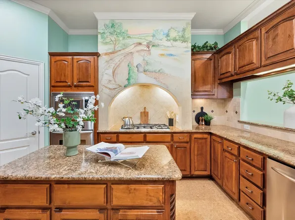 2306 Summer Brook Ct, Cedar Hill, TX 75104