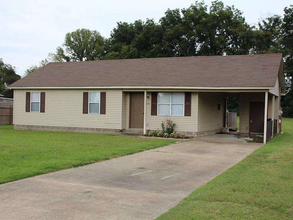 1st image of 320 Andrea Dr