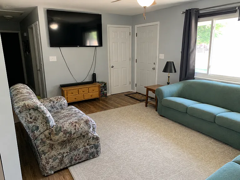 956 Mayfield Dr — Photo 3