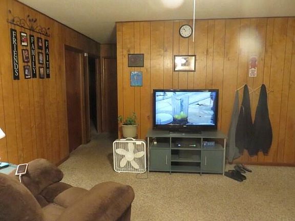 4th image of 6 Thompson Dr