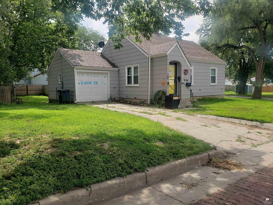 1st image of 906 10th St