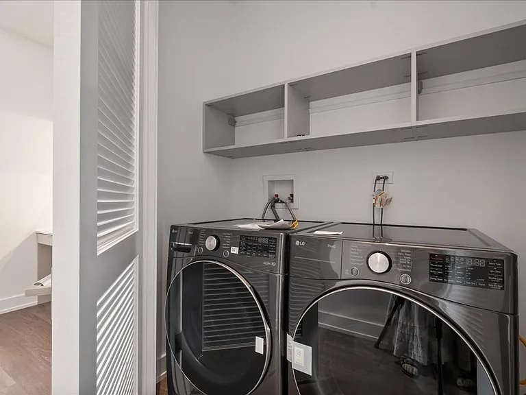 728 Lofts — Photo 27