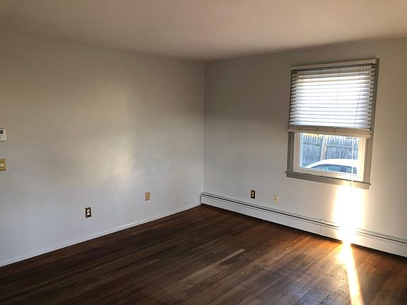 4th image of 15 Puritan Ave