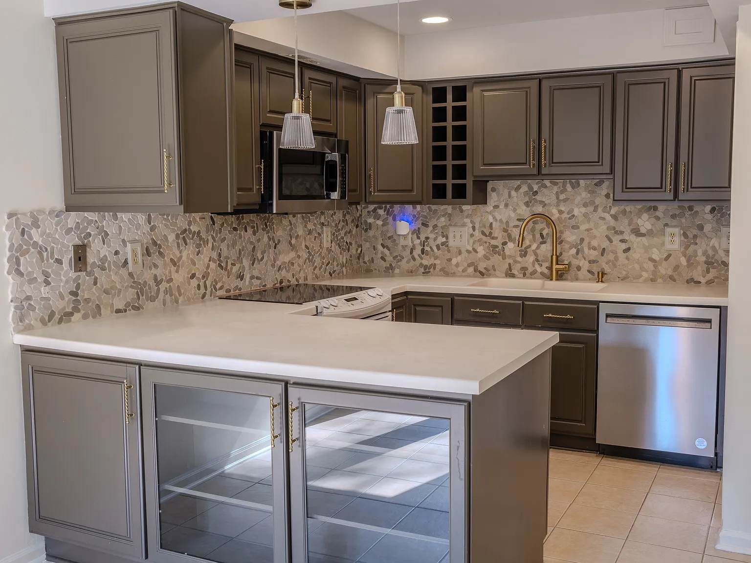 3 bed, 2.5 bath, 1796 sqft, $2,350 — Photo 4