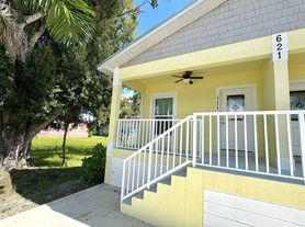 621 E Virginia Ave, Punta Gorda, FL