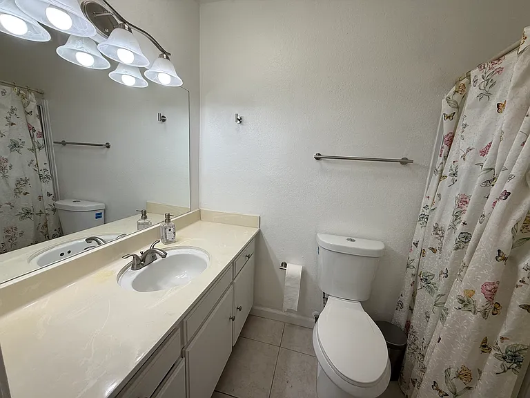 18530 Hatteras St #313 — Photo 15