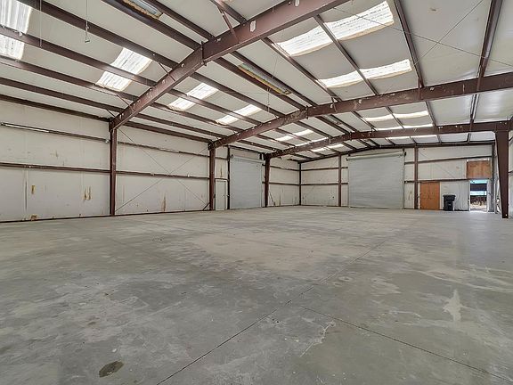 5th image of 14880 Tyler Rd