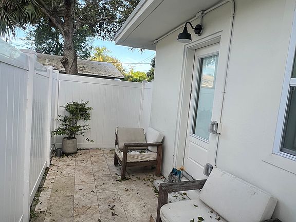 5th image of 1413 SW 4th Ave