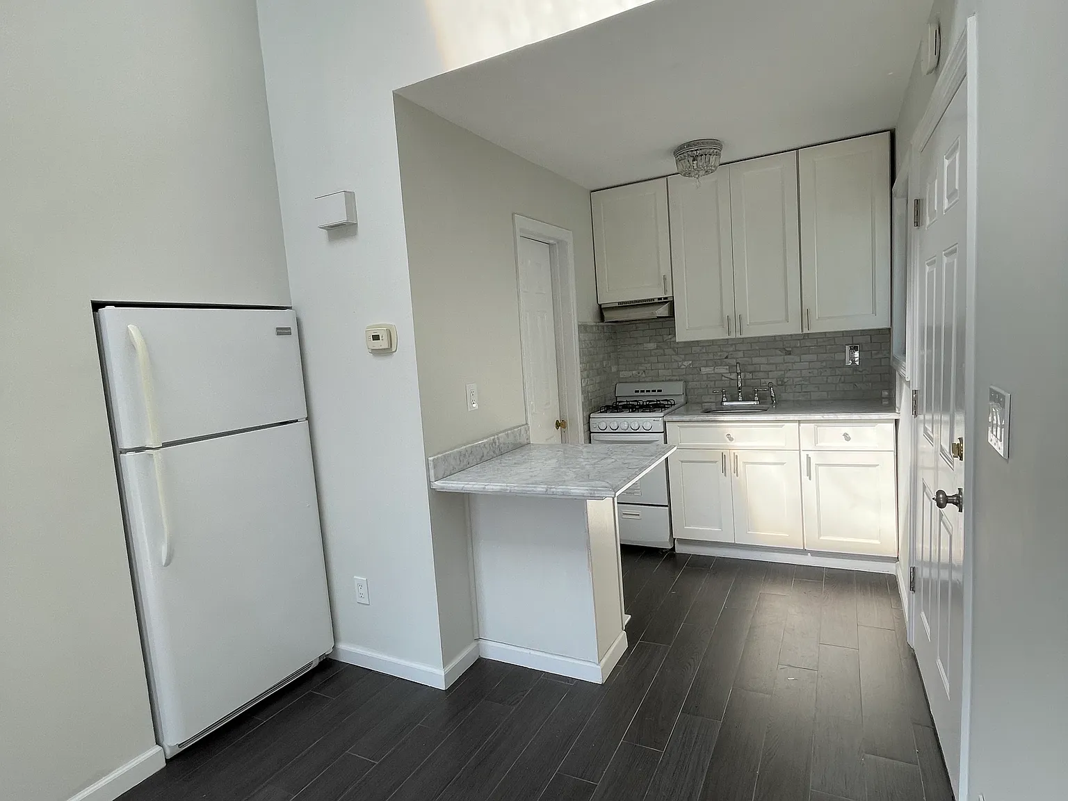1 bed, 750 sqft, $2,200 — Photo 2