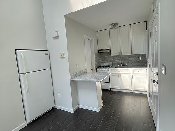 2nd image of 55 Cebra Ave