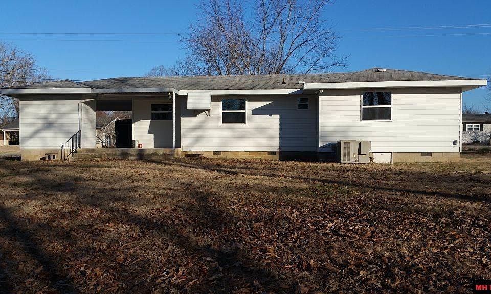 2nd image of 82 Finch Dr