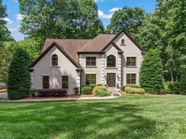 227 Tawny Bark Dr, Mooresville, NC 28117