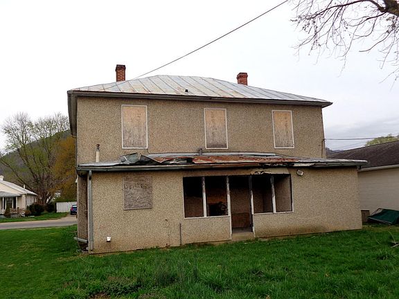 2nd image of 1813 Magnolia Ave