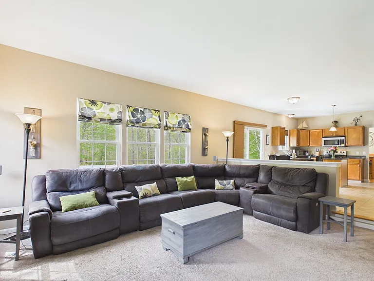 23 Beechwood Hollow St — Photo 36