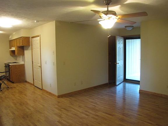 5th image of 702 E Striper Dr