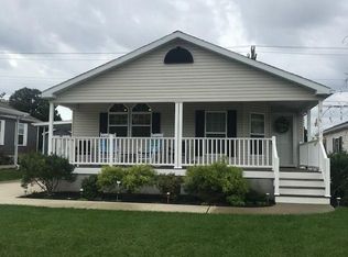 9 Cessna Ln, Absecon, NJ 08201