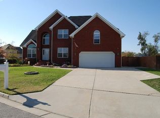 1004 Kendale Cir, Chesapeake, VA 23322