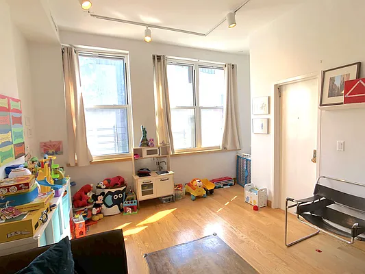 Rented by True Lofts New York LLC | media 14