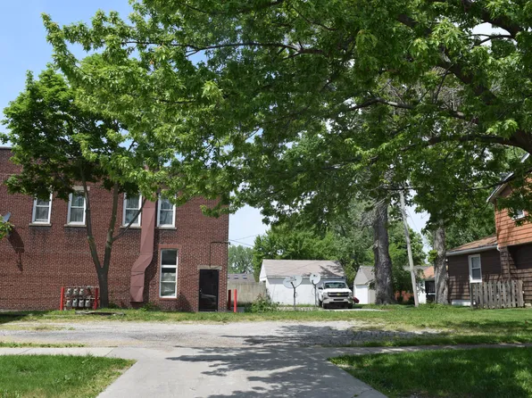 440 High St APT 1, Fairport Harbor, OH 44077