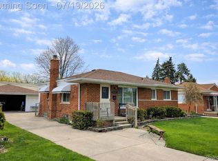 24245 Prairie Ln, Warren, MI 48089