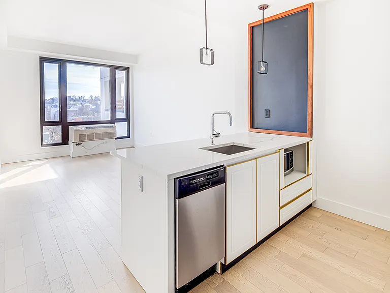 635 4th Ave #11O6 — Photo 1