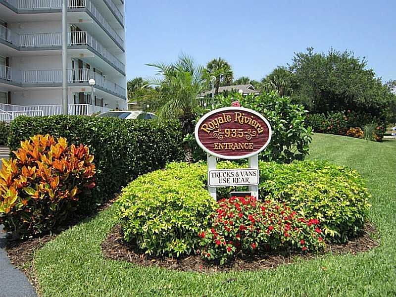 1st image of 935 E Causeway Blvd