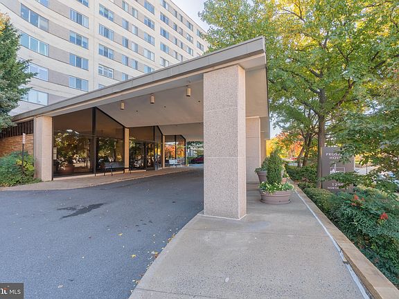 3rd image of 1200 N Nash St APT 243