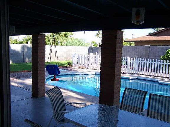 2nd image of 5650 N Greenbriar Drive