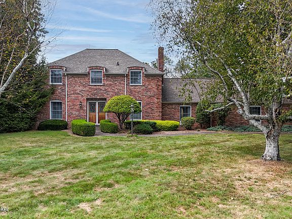 3rd image of 3814 Dogwood Rd