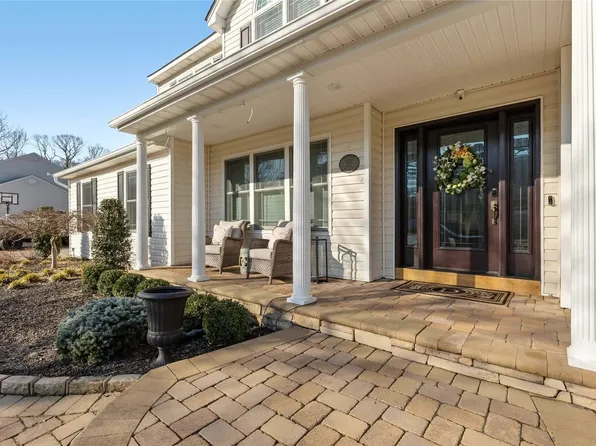 4 Miranda Drive, Ridge, NY 11961