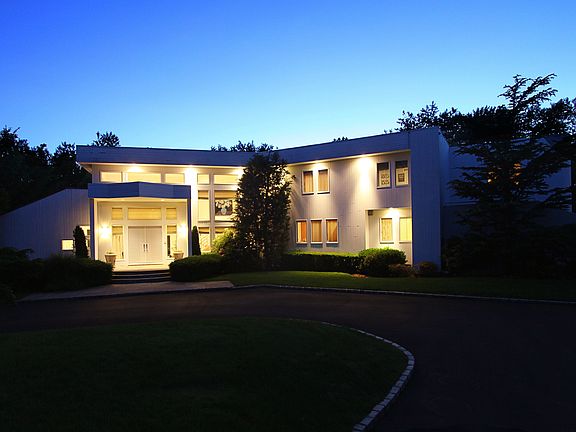 3rd image of 10 Wildwood Dr