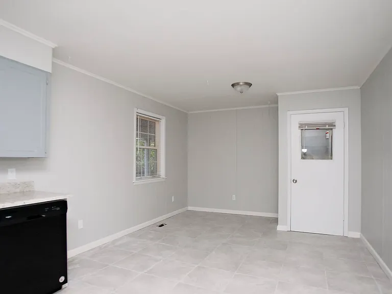 401 Valley View Dr — Photo 11