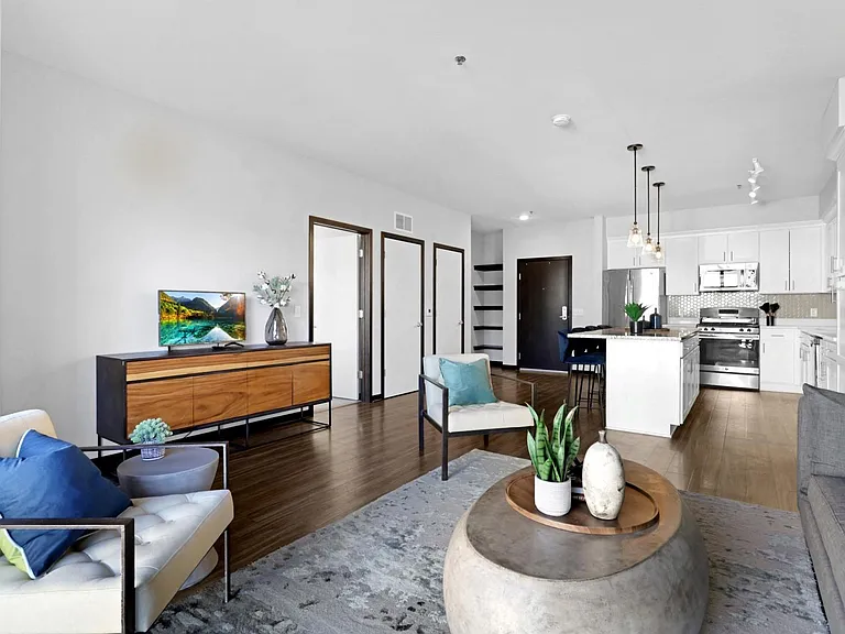 The Shoreham Apartments — Photo 64