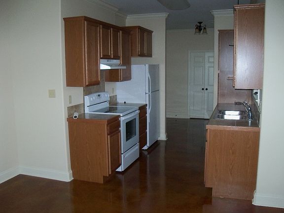 2nd image of 511 Young St Lot B