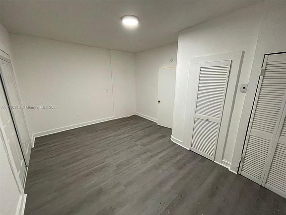 5th image of 7149 Bay Dr APT 15