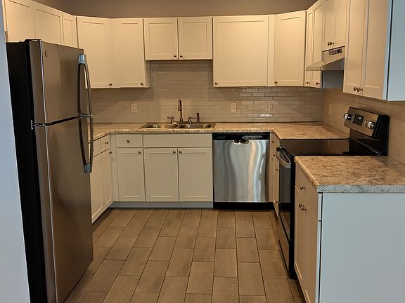 3rd image of 306 Wolfe Dr