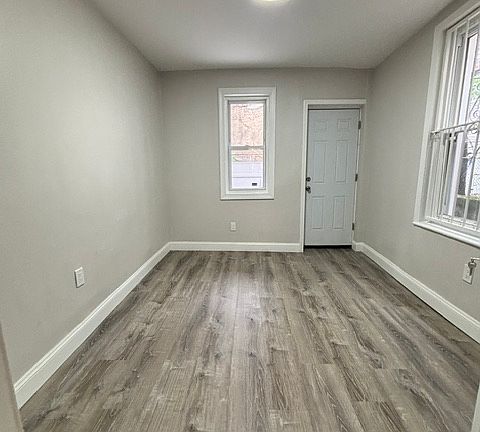 4th image of 3346 N Howard St #1