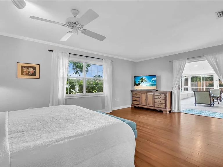 2732 Valencia Dr — Photo 41