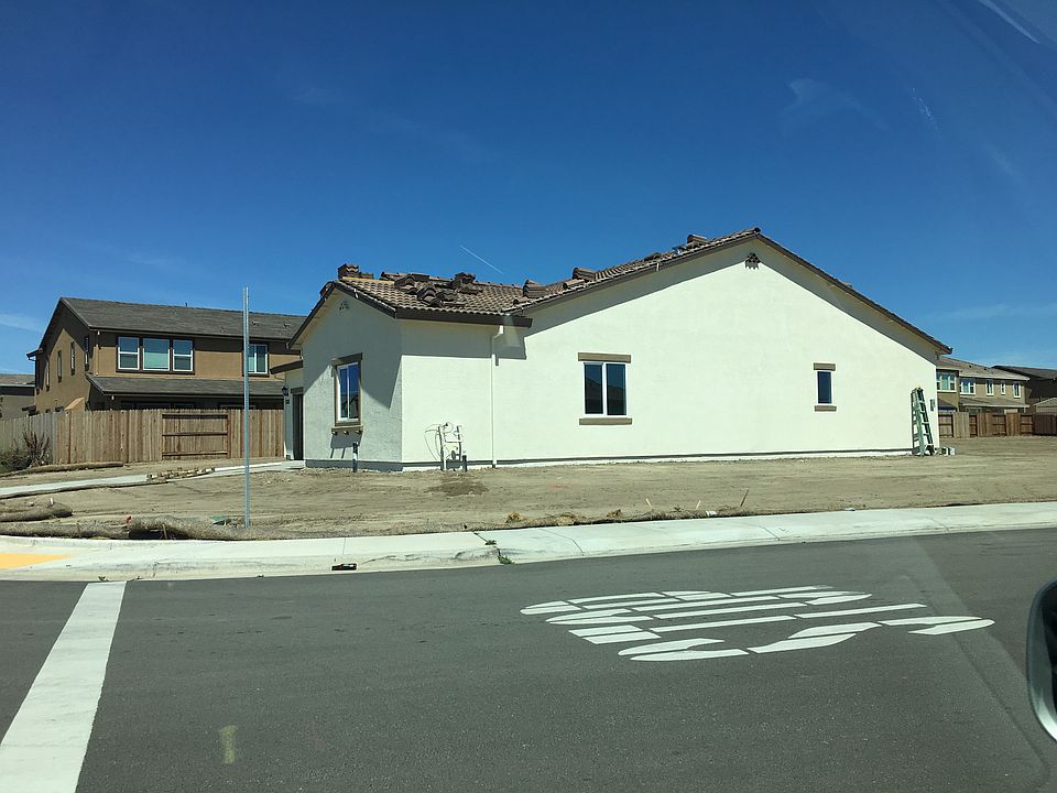 2nd image of 401 Springfield Dr